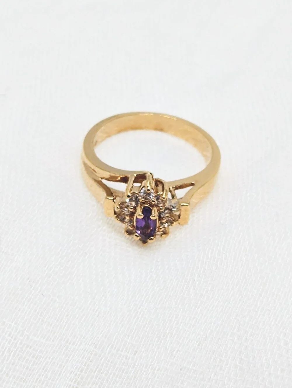 Elegant Size 7 Women's Gold Ring With Purple And Small Crystal Stones